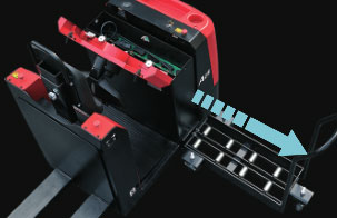 5.電池組采用抽拉式設(shè)計(jì)，可快速更換蓄電池-杭州叉車